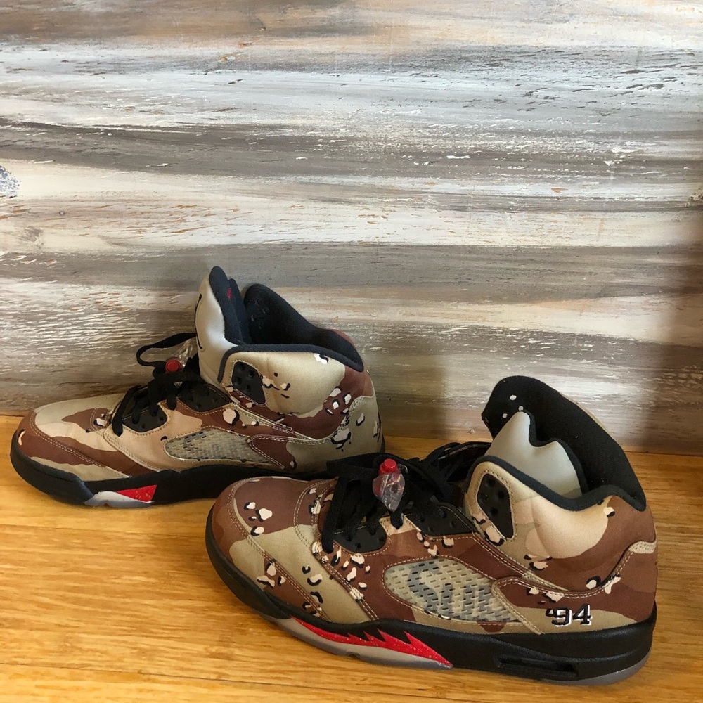 Air Jordan retro 5 supreme camo